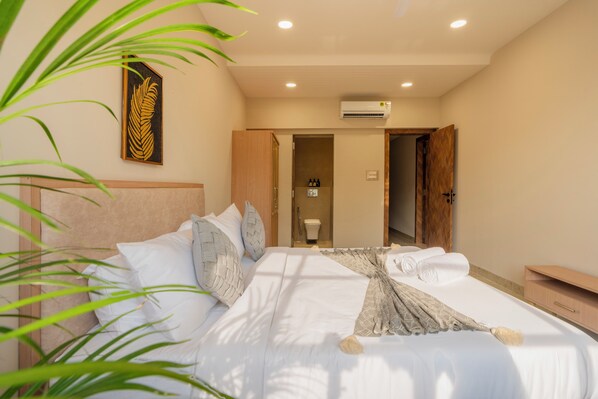 Apartment, 2 Bedrooms, Balcony, City View | 2 bedrooms, blackout drapes, iron/ironing board, free WiFi