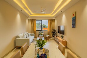 Apartment, 2 Bedrooms, Balcony, City View | Living area