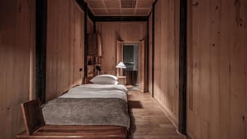 Down comforters, free WiFi