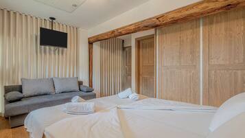 Family Chalet, Multiple Bedrooms, Mountainside (Luxury Chalet Martin) | 3 bedrooms, iron/ironing board, free WiFi, bed sheets