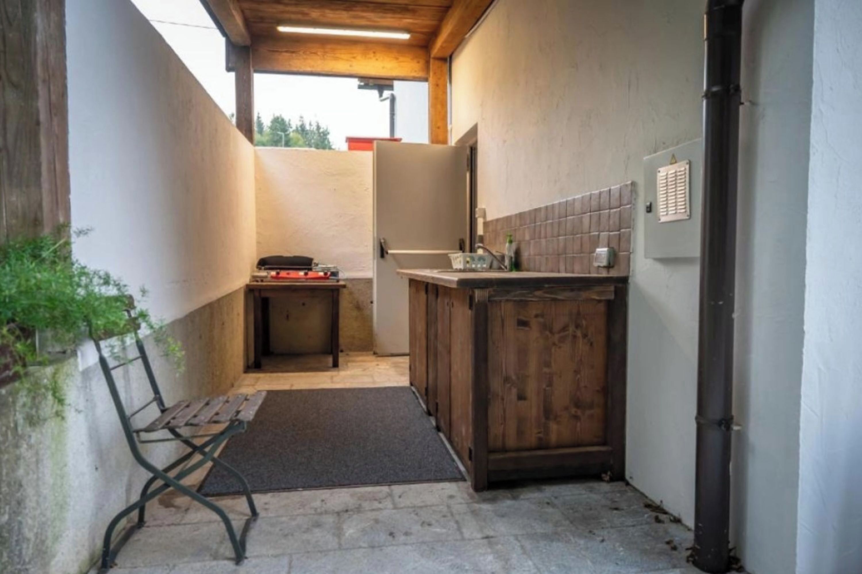 Chalet familiar, varias habitaciones, junto a la montaña (Luxury Chalet Martin) | Cocina privada | Refrigerador, microondas, horno y parrilla de estufa 