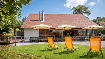 Family Chalet, Multiple Bedrooms, Mountainside (Luxury Chalet Martin) | Outdoor dining