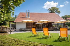 Family Chalet, Multiple Bedrooms, Mountainside (Luxury Chalet Martin) | Outdoor dining