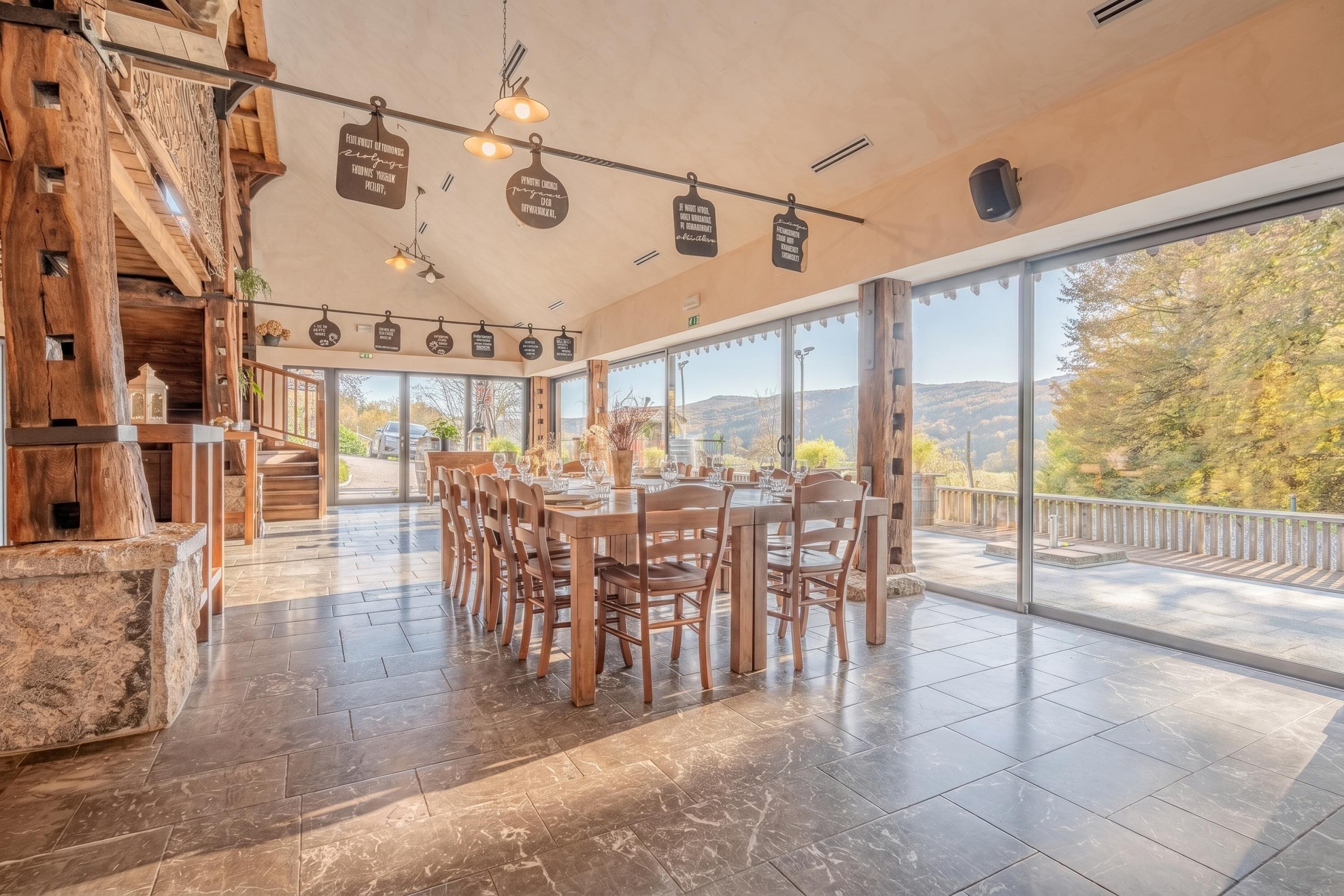 Family Chalet, Multiple Bedrooms, Mountainside (Luxury Chalet Martin) | Dining