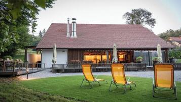 Khu ẩm thực ngoài trời