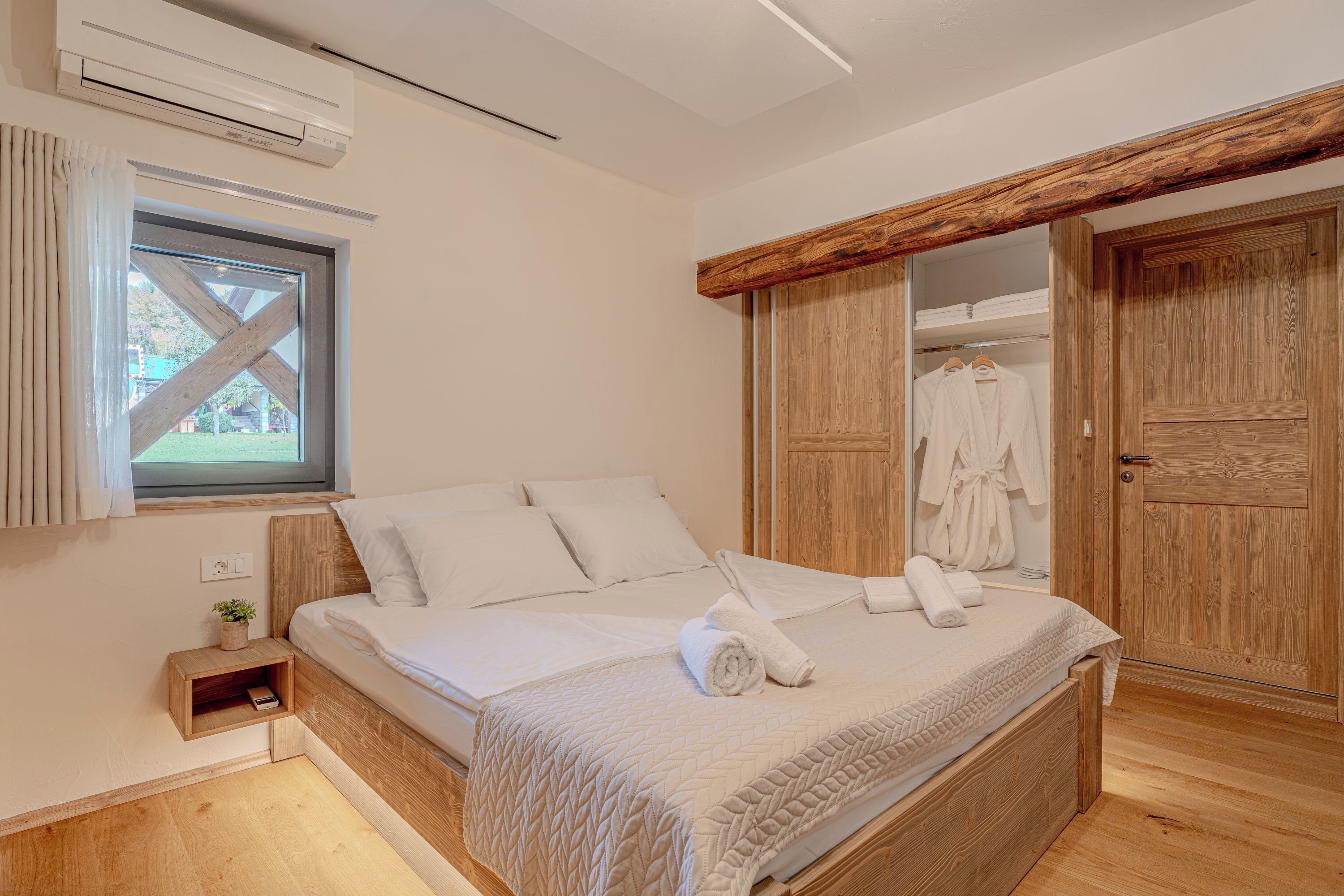 Family Chalet, Multiple Bedrooms, Mountainside (Luxury Chalet Martin) | 3 bedrooms, iron/ironing board, free WiFi, bed sheets
