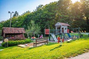 Family Chalet, Multiple Bedrooms, Mountainside (Luxury Chalet Martin) | Children's area