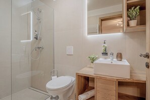 Familienchalet, Mehrere Schlafzimmer, Bergseite (Luxury Chalet Martin) | Badezimmer