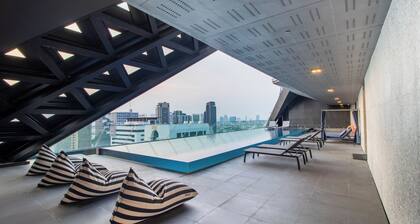 QUEENSLAND HOTEL BANGKOK