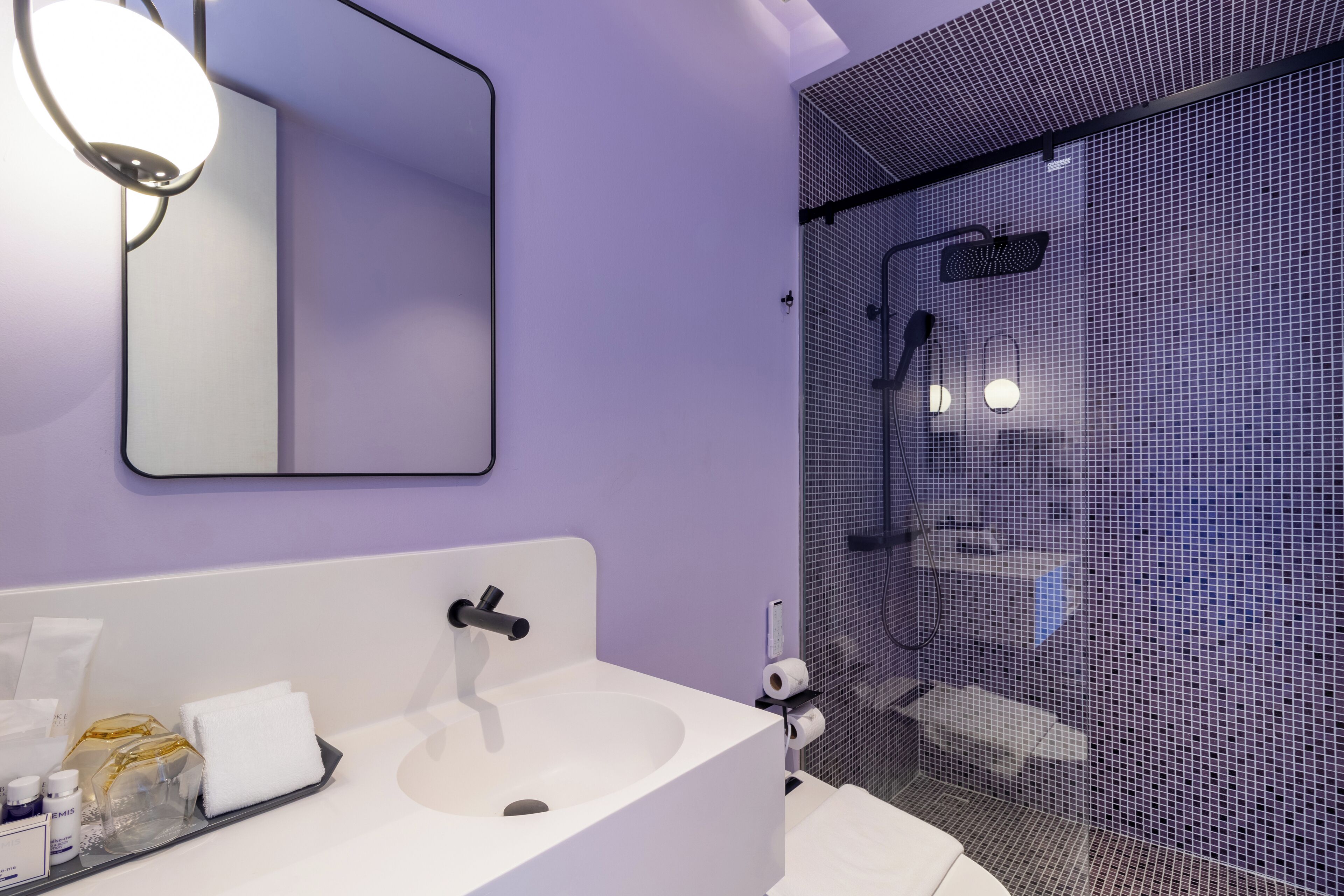 Photo - Queensland Hotel Bangkok