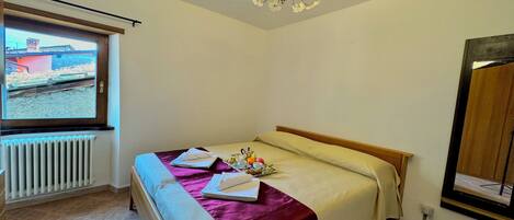 Townhouse Keluarga, beberapa kamar (Borgo di Porlezza) | 3 kamar tidur, ruang kerja ramah laptop, dan setrika/meja setrika