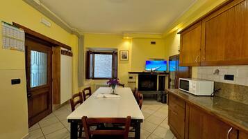 Townhouse Keluarga, 3 kamar tidur (Borgo di Porlezza) | Ruang makan