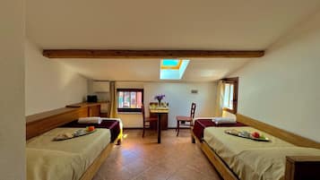Townhouse Keluarga, 3 kamar tidur (Borgo di Porlezza) | 3 kamar tidur, ruang kerja ramah laptop, dan setrika/meja setrika