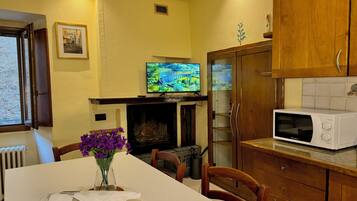 Townhouse Keluarga, beberapa kamar (Borgo di Porlezza) | Tempat makan