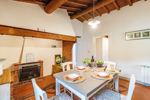 Familienhaus, Mehrere Schlafzimmer, Bergseite (Vigna Home Amazing Site Chianti) | Speisen