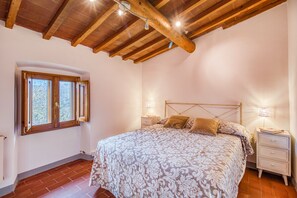 ファミリー ハウス ベッドルーム (複数) マウンテンサイド (Vigna Home Amazing Site Chianti) | 2 室のベッドルーム、アイロン / アイロン台、WiFi (無料)、ベッドシーツ