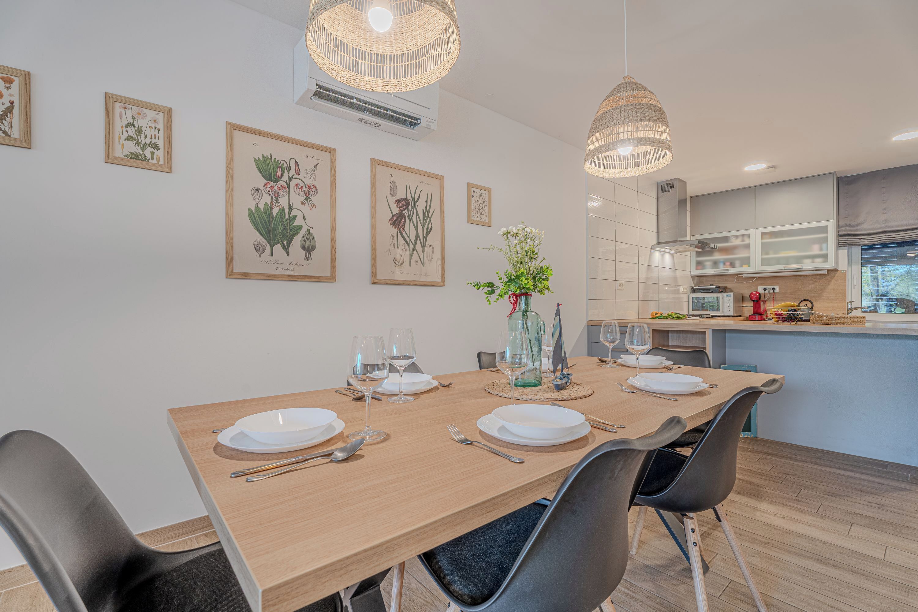 Family Villa, Multiple Bedrooms, 2 Bathrooms (Vipava River Retreat) | Tempat makan