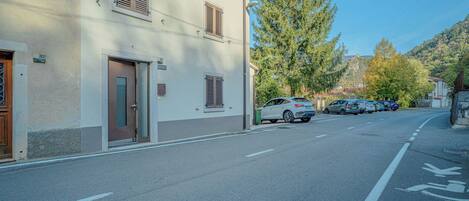Familienvilla, Mehrere Schlafzimmer, 2 Bäder (Vipava River Retreat) | Aussenbereich