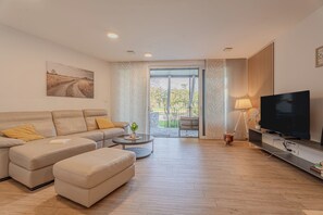 Family Villa, Multiple Bedrooms, 2 Bathrooms (Vipava River Retreat) | Living area | 21-inch flat-screen TV with digital channels