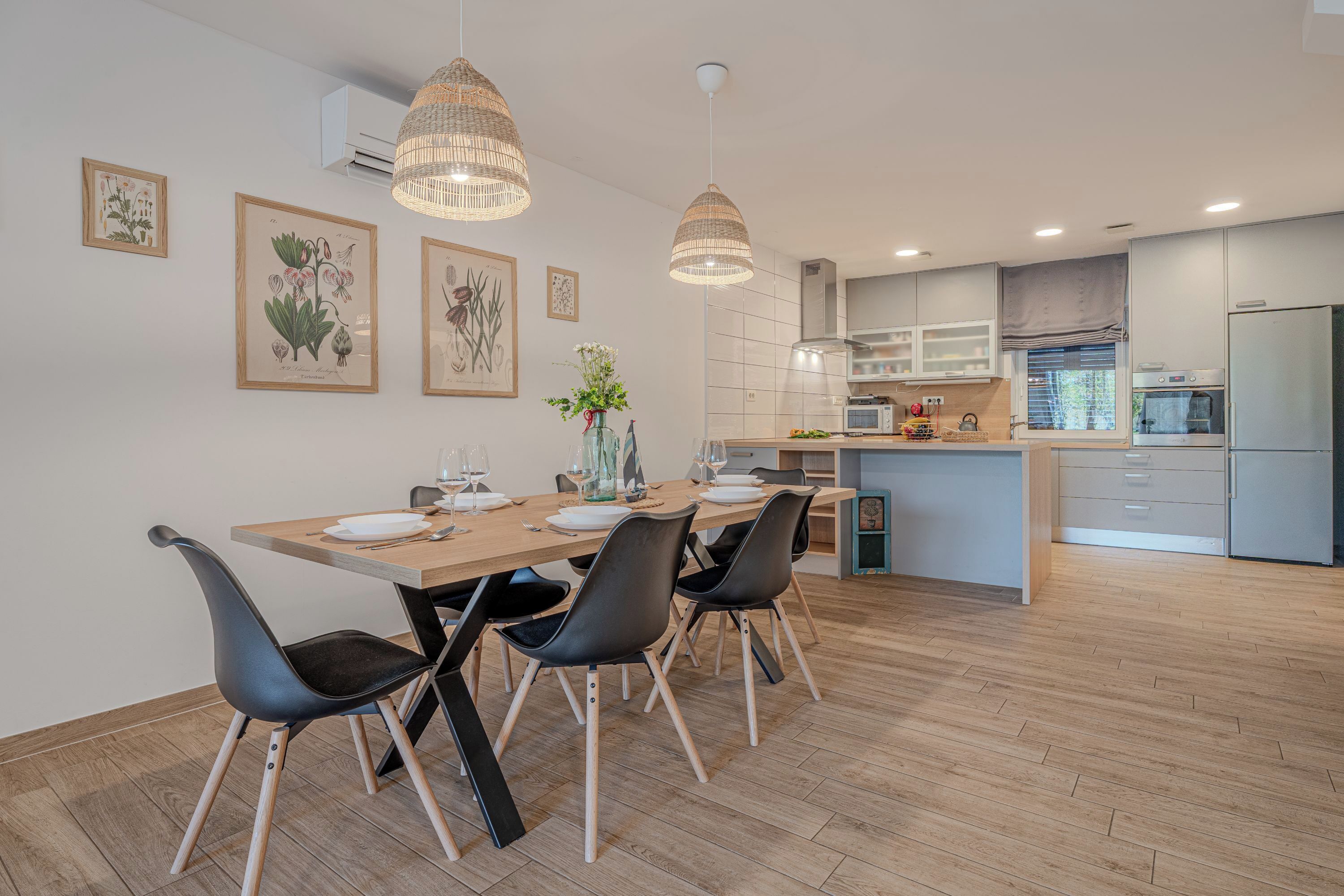 Family Villa, Multiple Bedrooms, 2 Bathrooms (Vipava River Retreat) | Dining