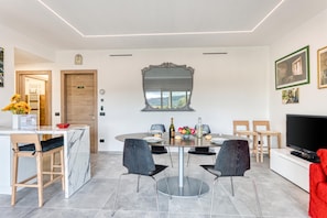 Standard Apartment, 1 Bedroom, Terrace (Gemma Marina near Villa Grock Museum) | Dining