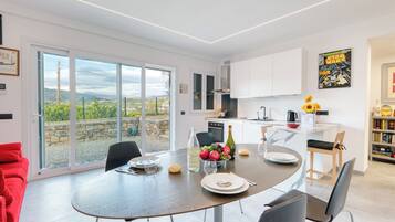 Standard-Apartment, Mehrere Schlafzimmer (Gemma Marina near Villa Grock Museum) | Speisen