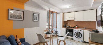 The Harbor Old House