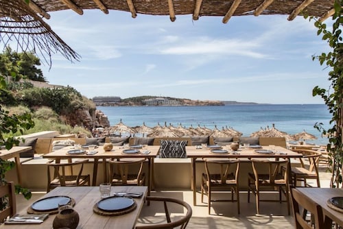 Walk to Oceanman Athens -Vouliagmeni Square Resort