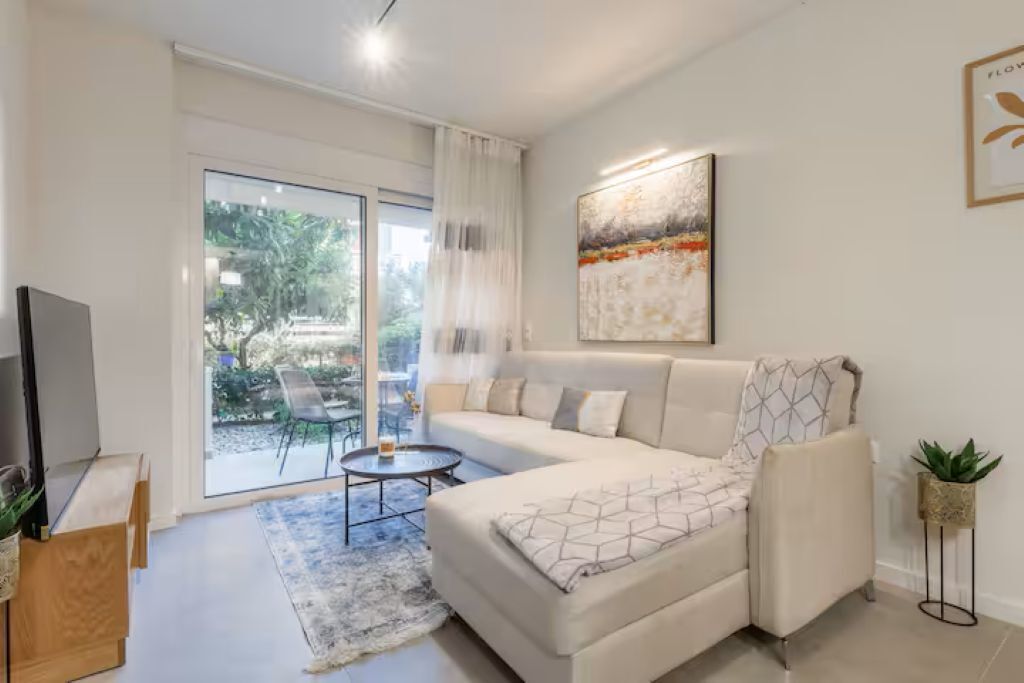 Smart-TV, Tischtennisplatte