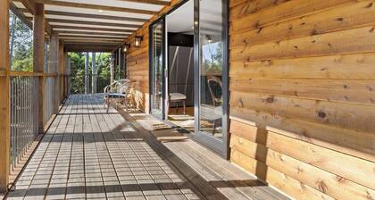 The Country Apartment - Gorgeous new accommodation on prestige property