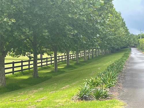 The Country Apartment - Gorgeous new accommodation on prestige property