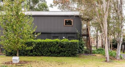 The Country Apartment - Gorgeous new accommodation on prestige property