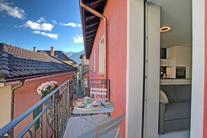 Familjelägenhet - flera sovrum - 2 badrum (Corte di Ascona 4) | Balkong