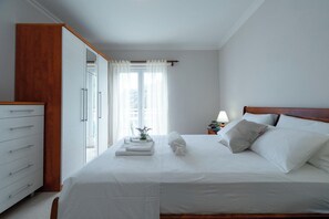 Casa familiar, 4 habitaciones, frente al mar (Holiday Home Babina) | 4 habitaciones, wifi gratis y ropa de cama