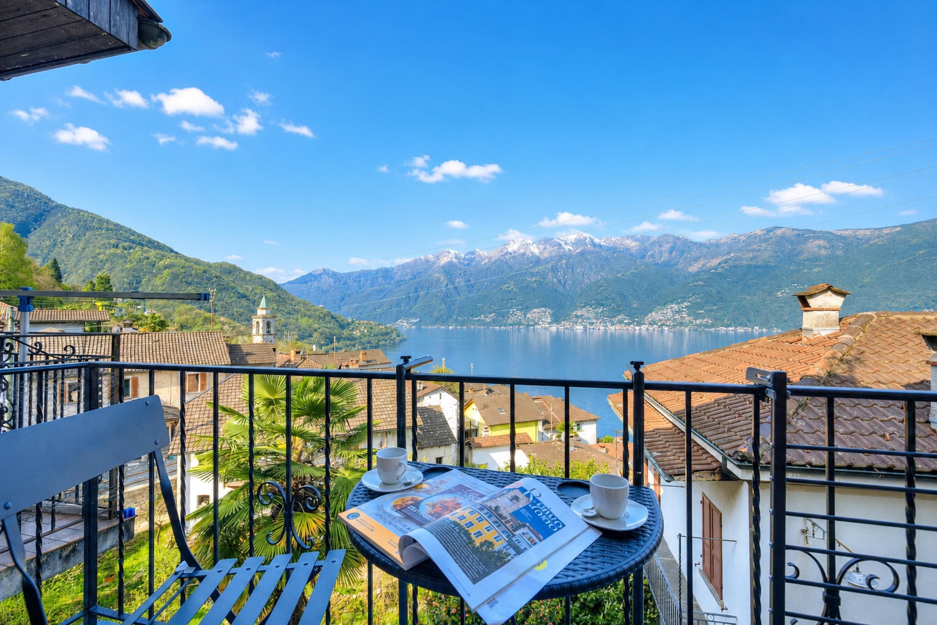 Familienapartment, 2 Schlafzimmer, Balkon, Bergseite (Casa Patrizia Caviano Gambarogno with) | Unterkunftsgelände
