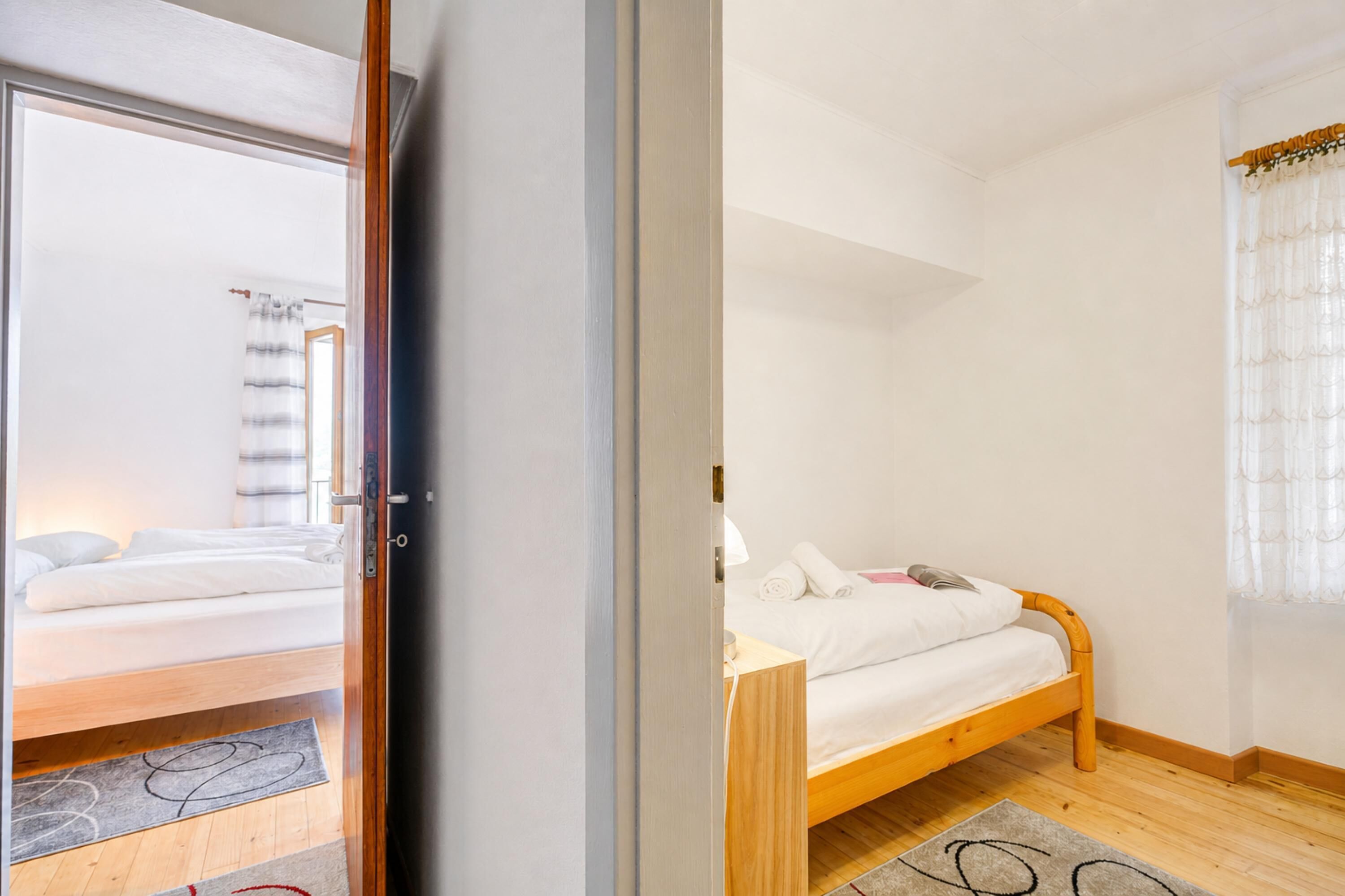 Familienapartment, 2 Schlafzimmer, Balkon, Bergseite (Casa Patrizia Caviano Gambarogno with)