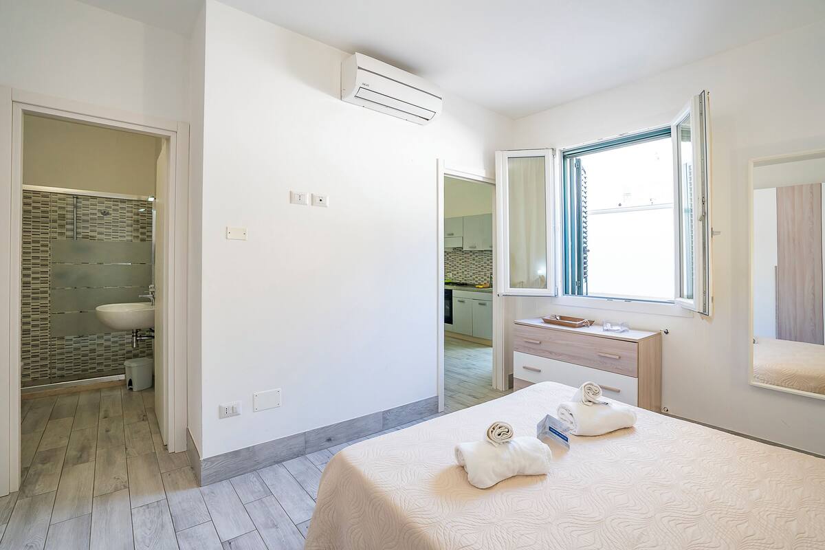 Departamento familiar, varias habitaciones (Casa Graziano 1 Near Sandy Beach) | 1 habitación, wifi gratis y ropa de cama