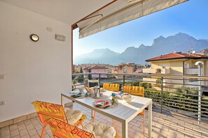 Familienapartment, Mehrere Schlafzimmer (Torbolino) | Speisen im Freien