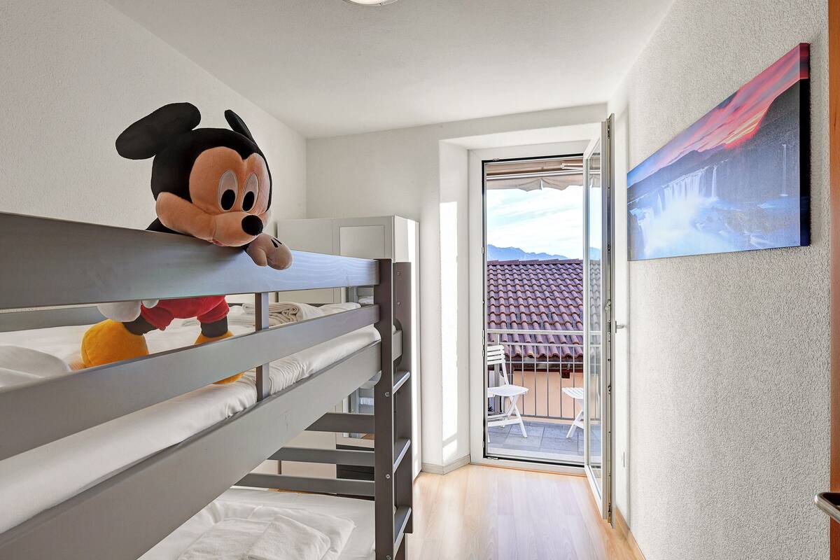 Family Apartment, Multiple Bedrooms (Lugano Bay View Due) | 1 bedroom, iron/ironing board, free WiFi, bed sheets