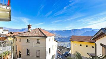Family Apartment, 2 Bedrooms, Balcony (Lugano Bay View Due) | Mountain view