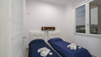 ์คํ ๋ค๋ ์ํํธ, ์นจ์ค 2๊ฐ, ๋ฐ๋ท๊ฐ (Villa Blu Panoramica Trilo Sea View) | 2 ๊ฐ์ ์นจ์ค, ๋ฌด๋ฃ WiFi, ์นจ๋ ์ํธ