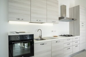 Standard Apartment, Multiple Bedrooms, Sea Facing (Villa Blu Panoramica Trilo Sea View) | Private kitchen
