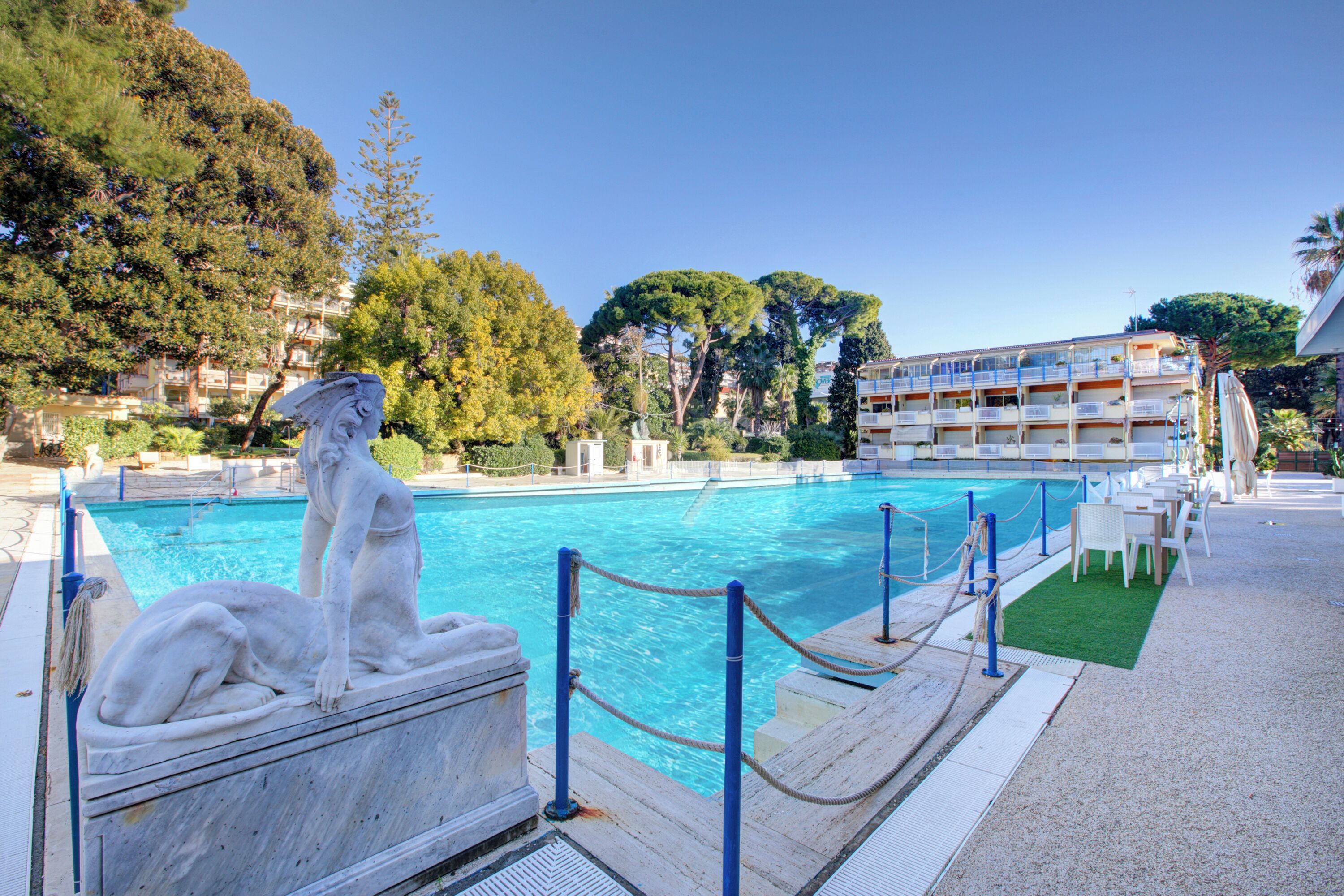 Seasonal outdoor pool