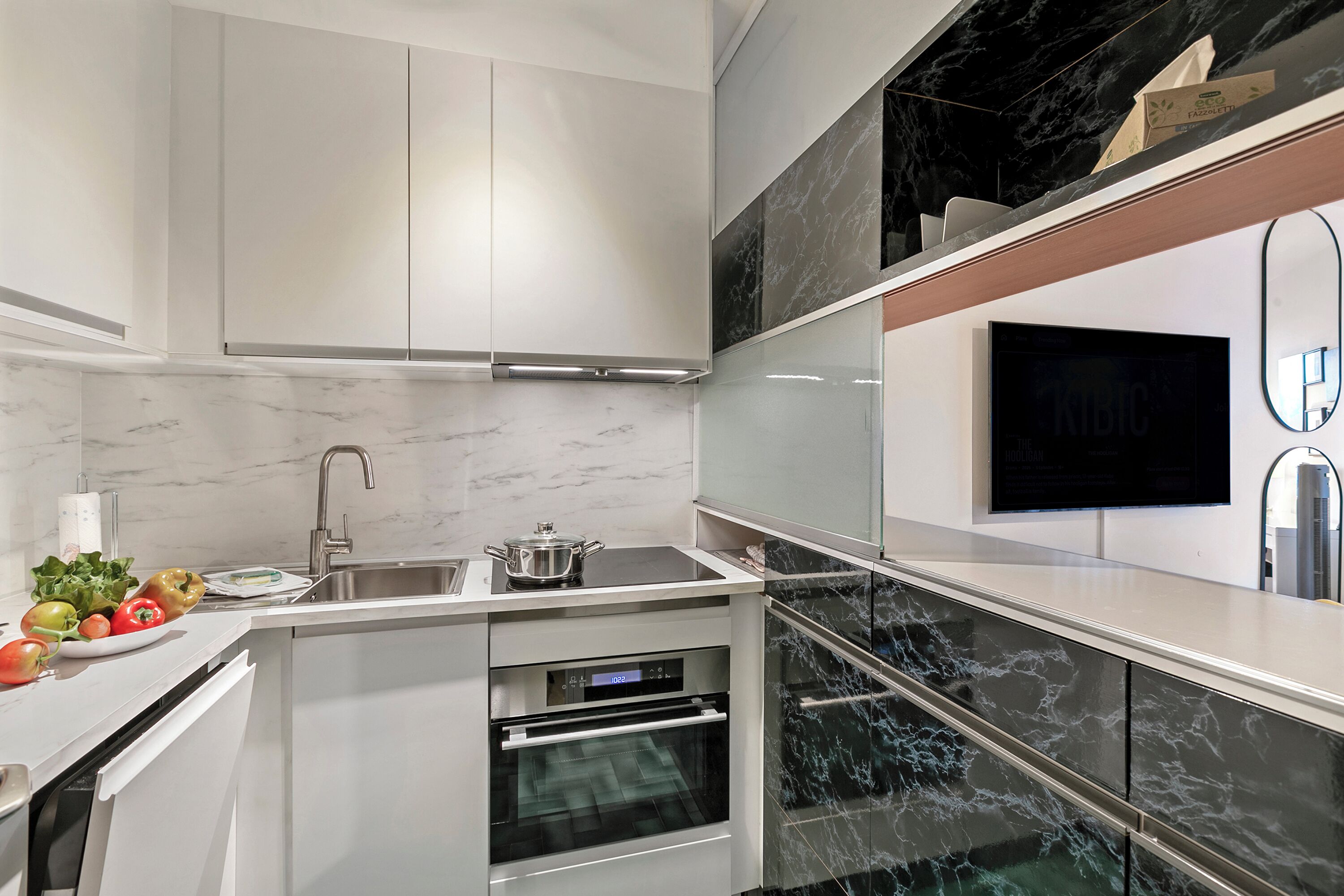 Geladeira, micro-ondas, fogão, cooktop