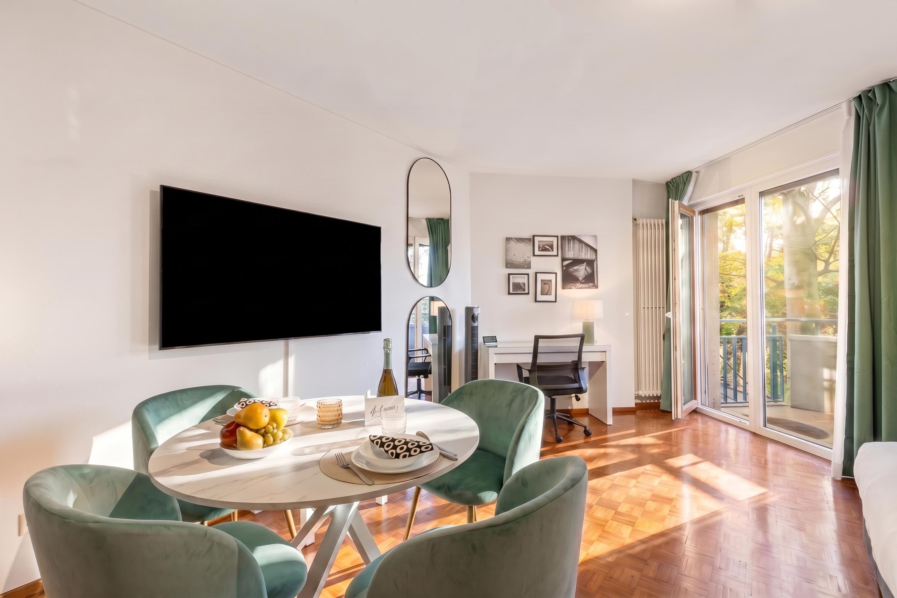 Standard Studio, Balcony, Mountain View (La Perla Sul Lago - Studio with) | Dining