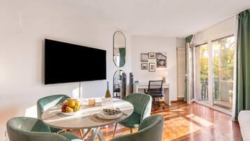 Standard Studio, Balcony, Mountain View (La Perla Sul Lago - Studio with) | Dining