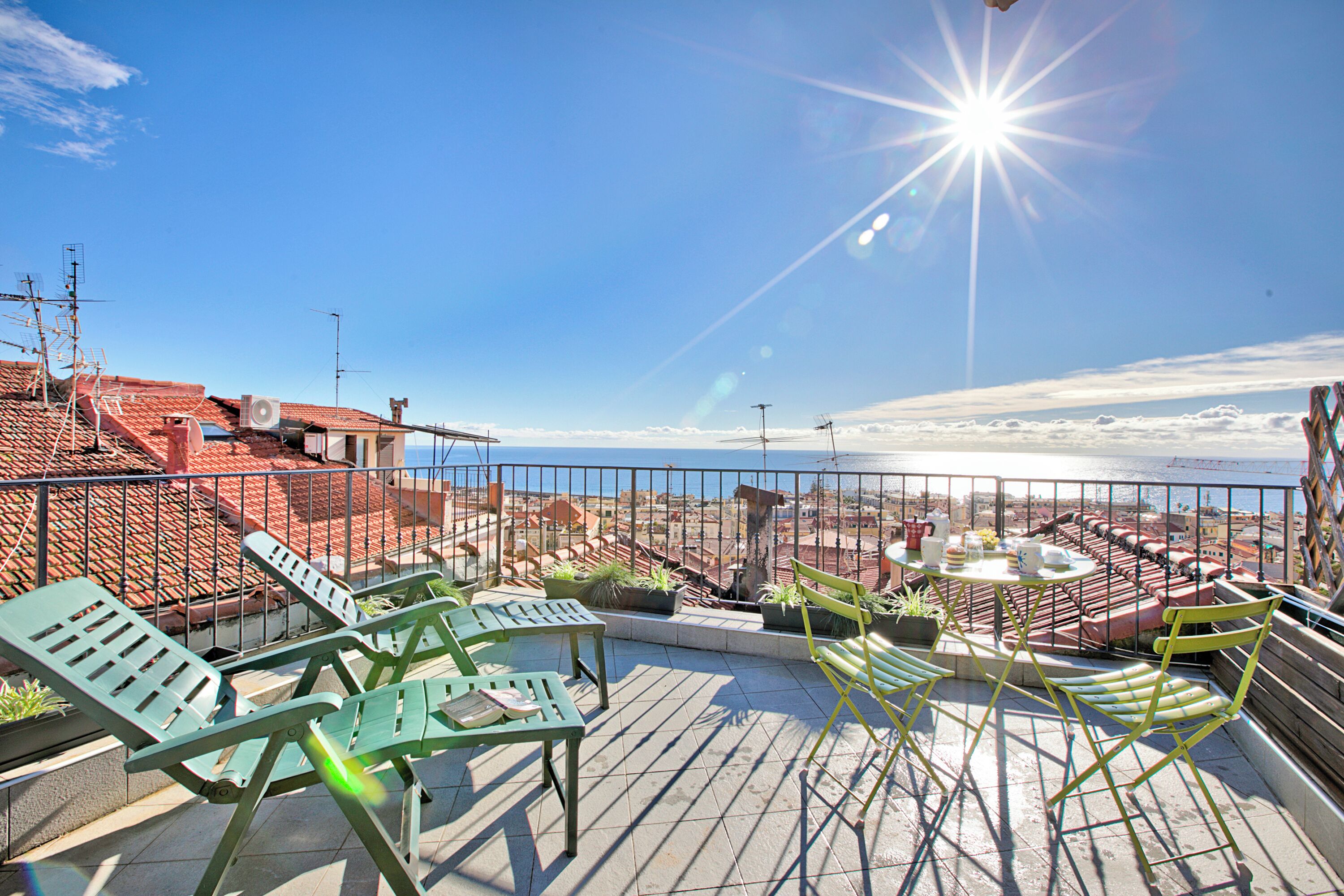 Standard Apartment, Multiple Bedrooms (Un Terrazzo Nella Pigna) | Outdoor dining