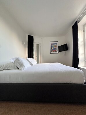4 bedrooms, iron/ironing board, WiFi, bed sheets - Villa Niçoise sea view with pool and jacuzzi (Nice)