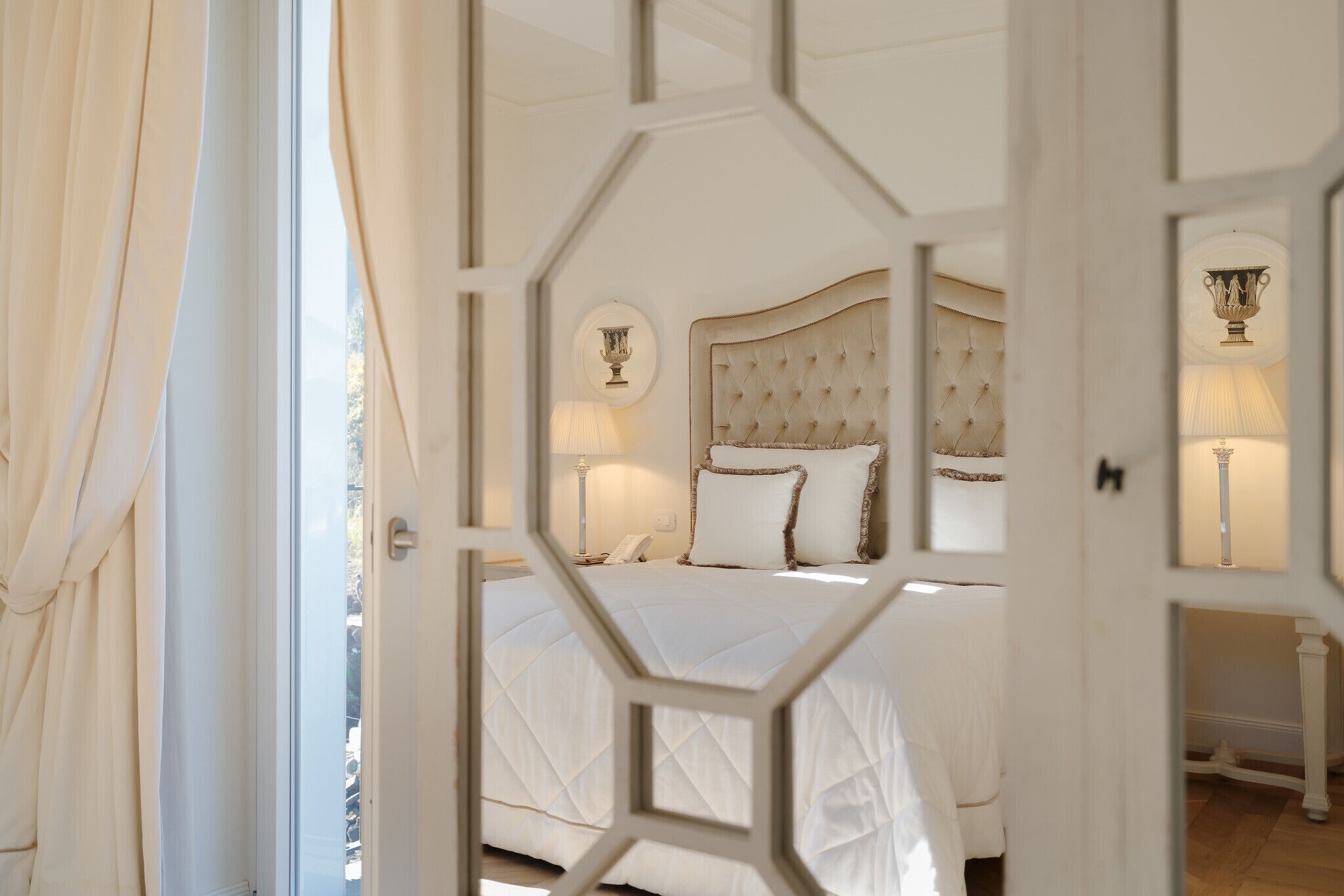 Deluxe, 1 letto king, vista collina | Egyptian cotton sheets, premium bedding, down comforters, minibar