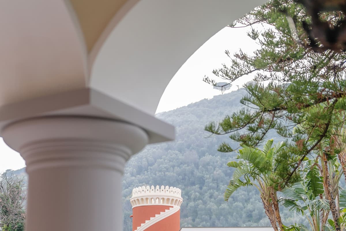 Deluxe, 1 letto king, vista collina | 客房景观
